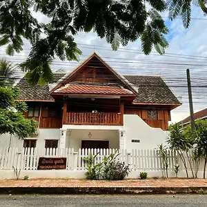 moukdavan-guesthouse-luang-prabang.hotelsluangprabang.com/